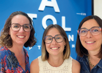Un nouvel opticien Atol ouvre au Carrefour des Salines