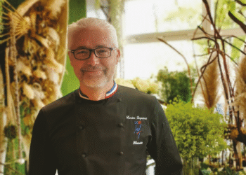 Xavier Lequerré, Meilleur Ouvrier de France, inaugure un nouveau magasin Fleurs de Toscane à Pornichet