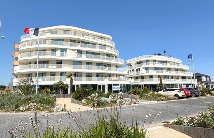 Qualytim livre aux premiers propriétaires leur logement dans la résidence Agates à Pornichet, un projet ambitieux face à la mer