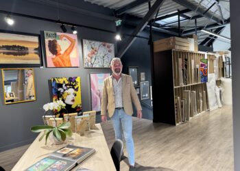 Cadréa : Jean-François se déplace chez vous pour habiller vos murs