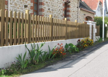 Pornichet : les habitants invités à fleurir le pied de leurs murs