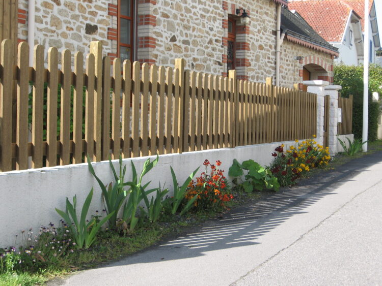 Pornichet : les habitants invités à fleurir le pied de leurs murs